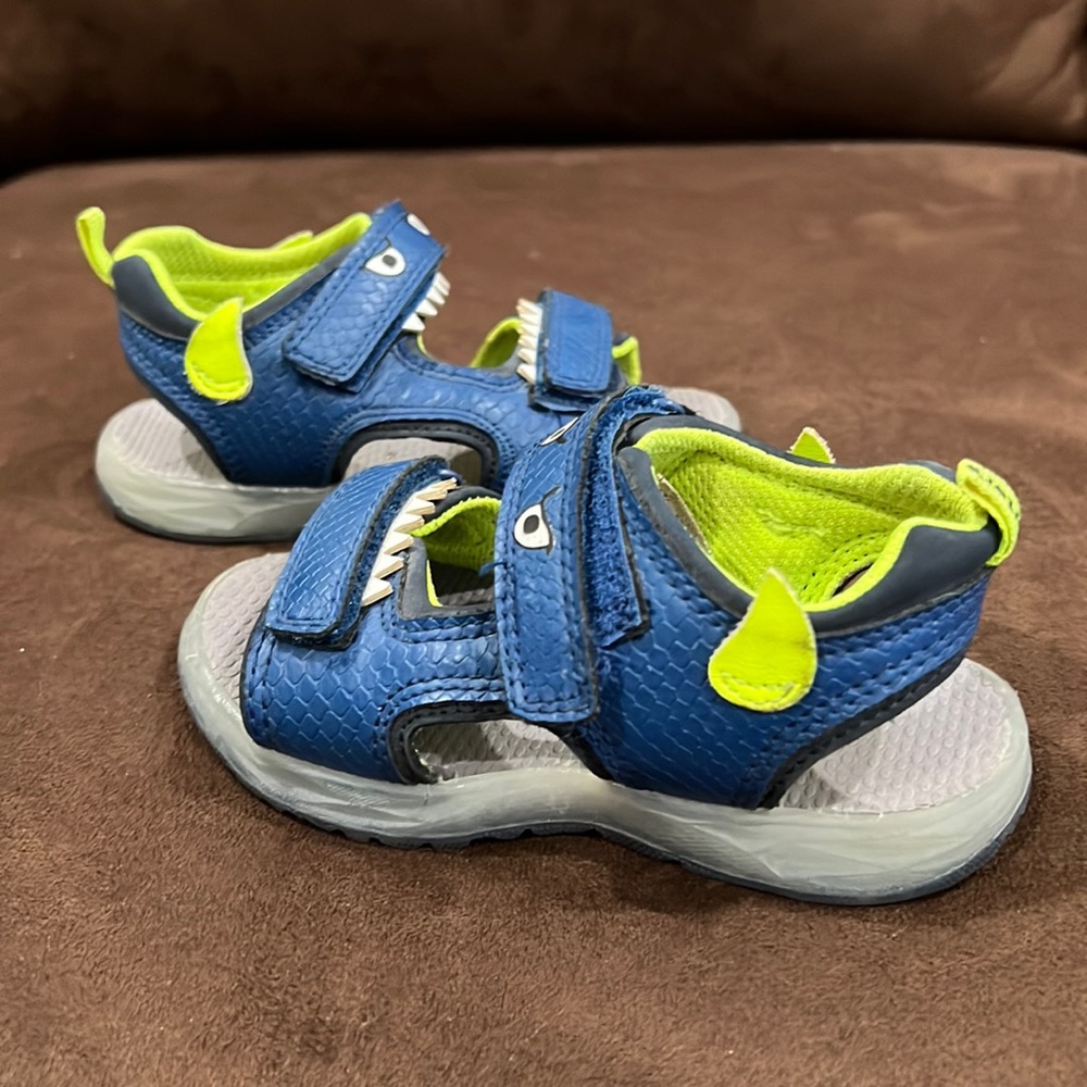 Cute sandals for toddler boy (size 8)